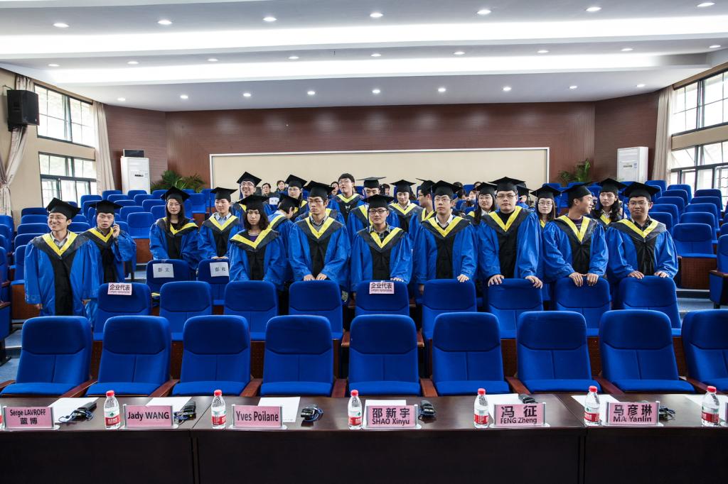 说明: http:/__local/C/34/1E/95532BEE4846AFBB7F9A7745B64_2CCF6375_1AC13.jpg